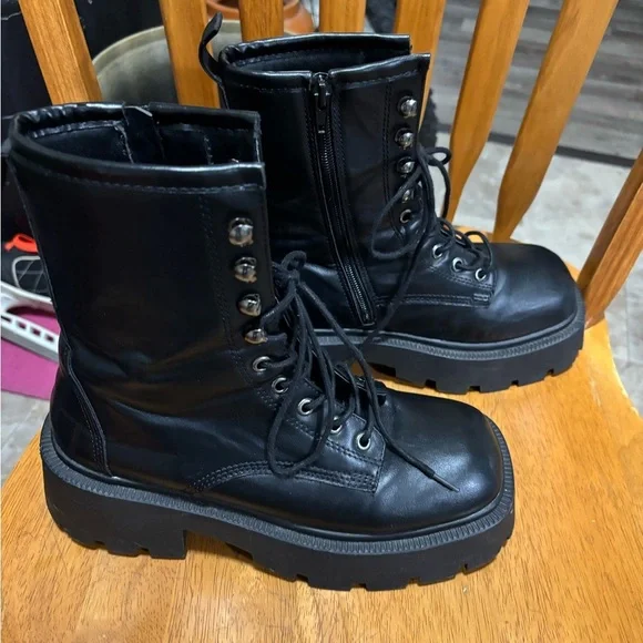 HIP1 Truffle Collection Side Zip Boots - Picture 3 of 7